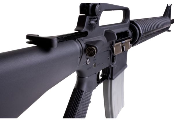 Réplique airsoft m16a2 gbb VFC avec cadre noir et chargeur gris