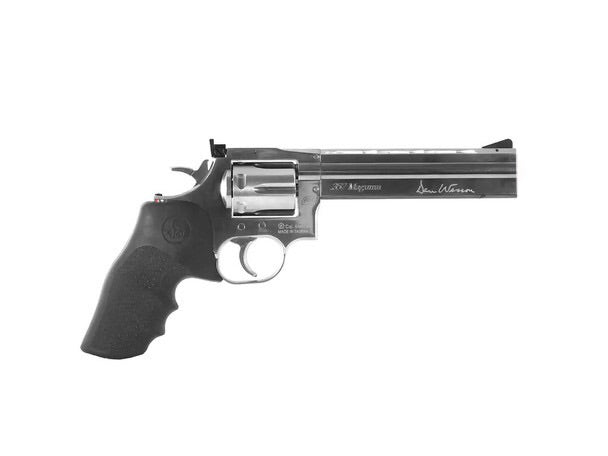 ASG DAN WESSON 715 REVOLVER 6 SILVER with a sleek design and ergonomic grip for precision shooting