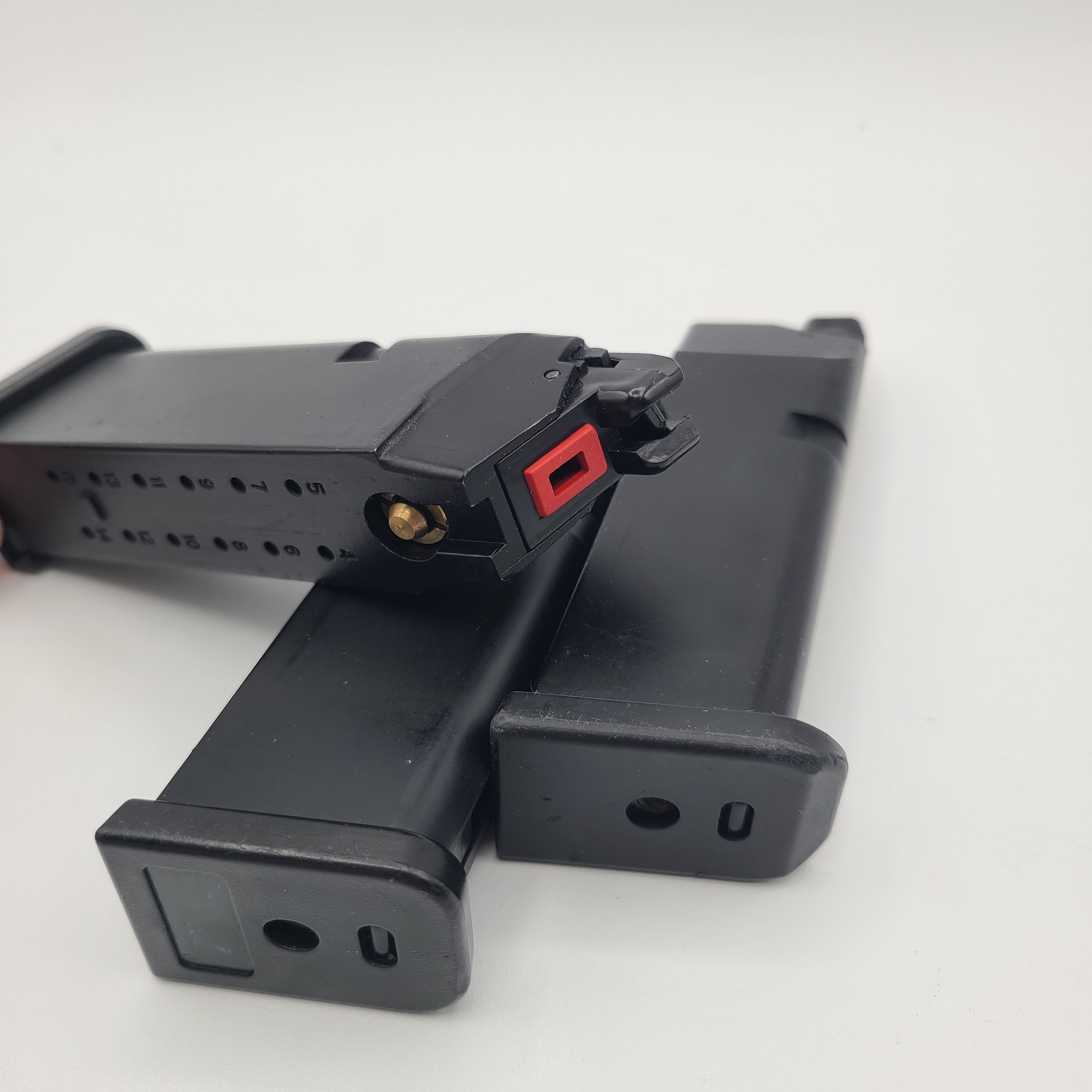 E&C G19 airsoft magazine with durable plastic construction and sturdy design for optimal performance