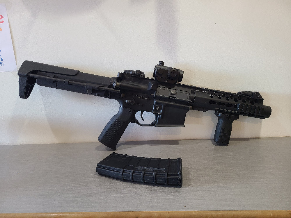 KWA VM4 RONIN 6 AEG AIRSOFT rifle in black with detachable magazine and tactical attachments