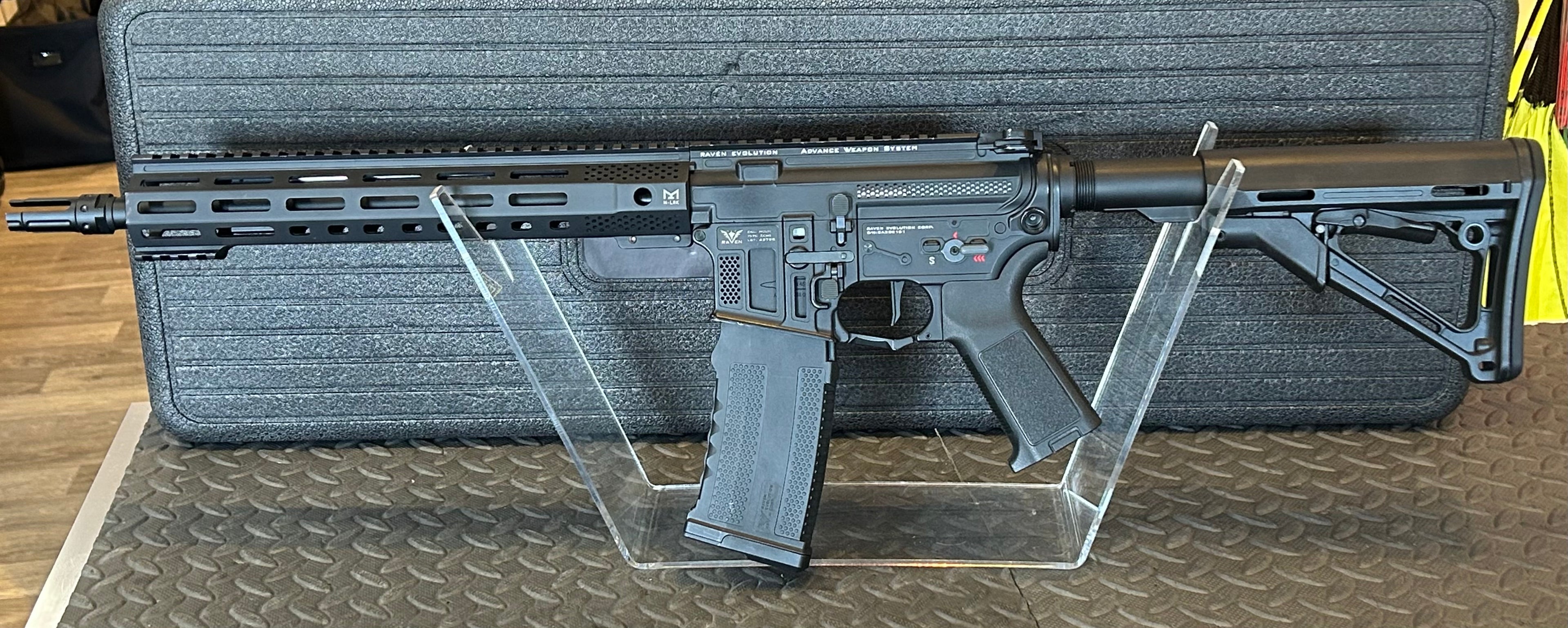 AEG RAVEN ELITE TYPE ZERO CARBINE GEN 2 displayed with a clear stand and tactical features